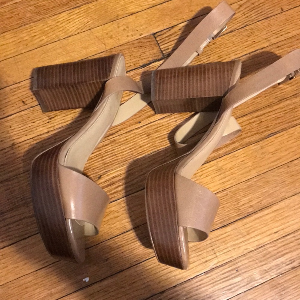 Micheals Kors Leonora Ankle Strap Platform Sandal - Picture 3 of 7